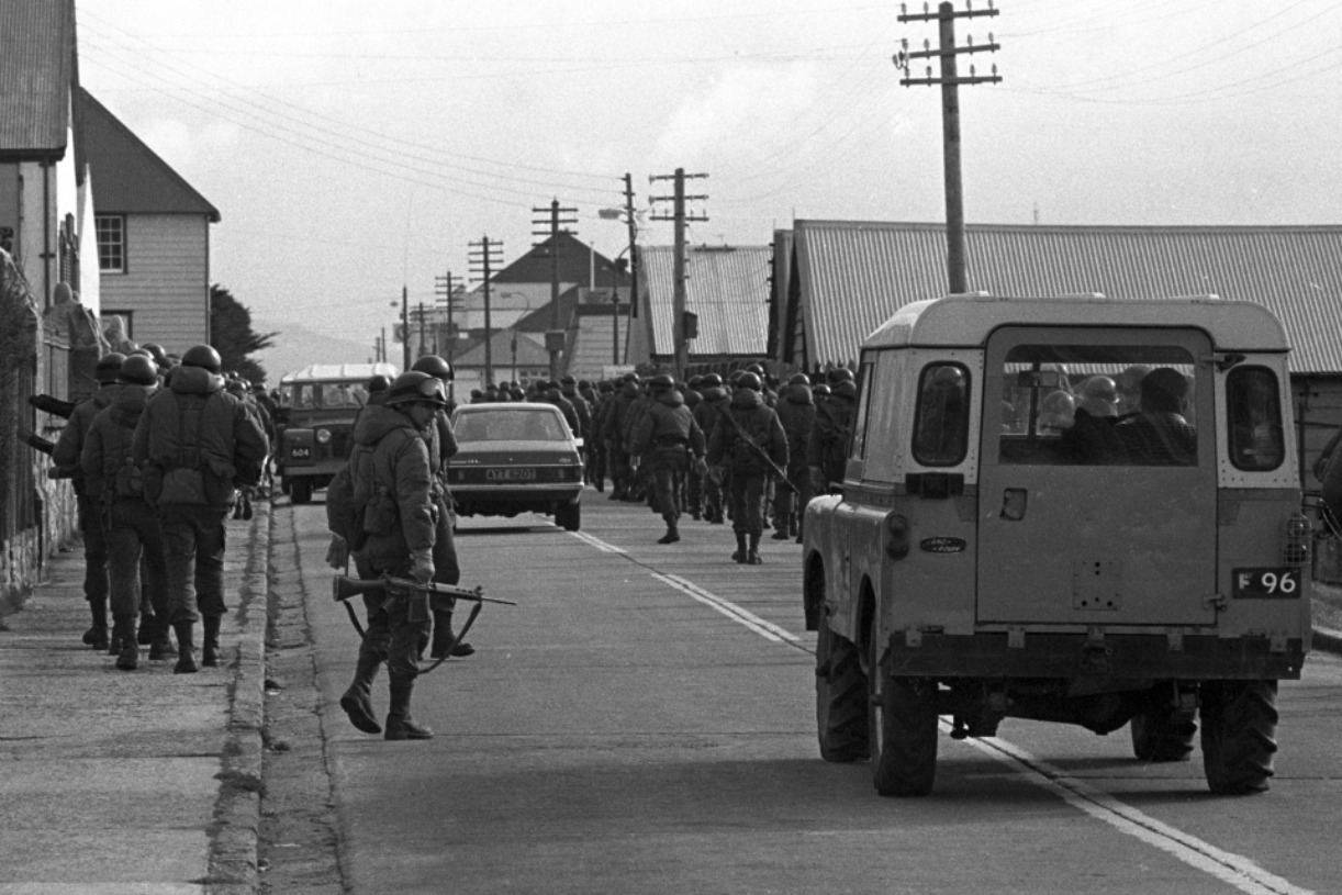 The Falklands War Almost Had A Tragic End For The British The   Falklands War Soldiers 